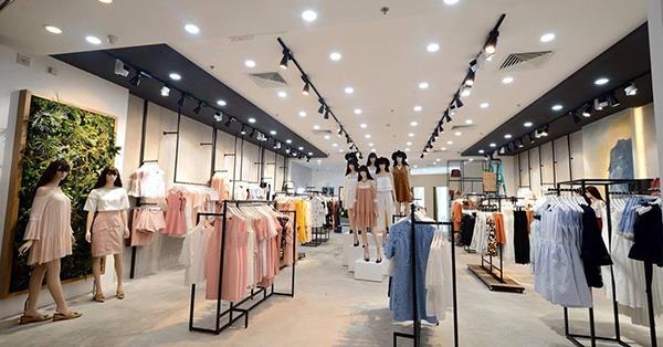 Tư vấn thiết kế và lắp đặt đèn cho shop thời trang, quần áo